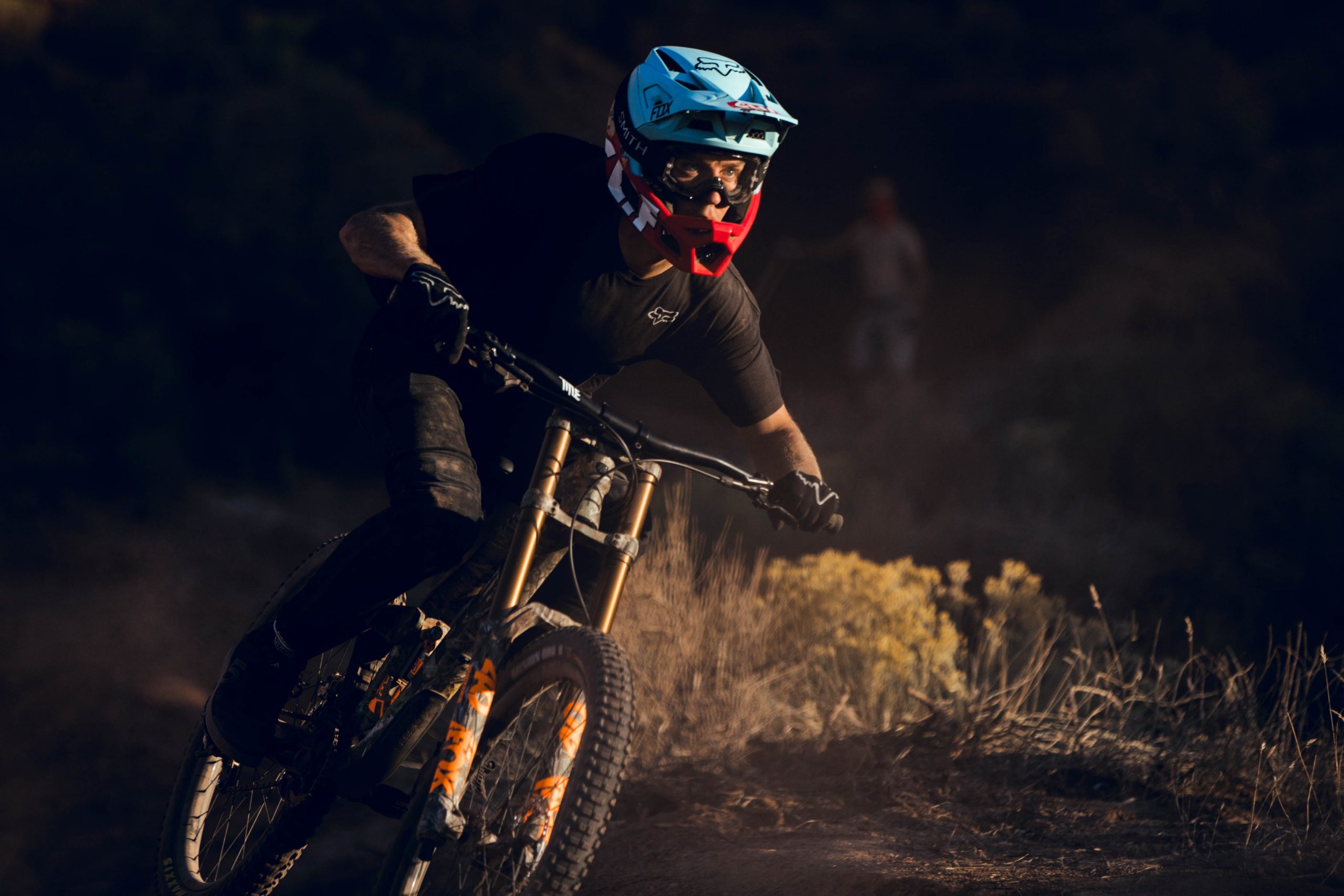 Fotógrafo de eventos deportivos documentando Red Bull Rampage 2019 en Virgin, Utah.
