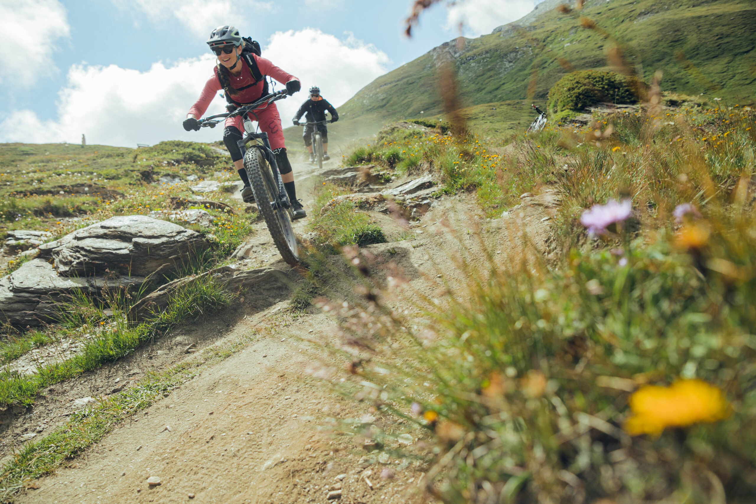 Fotografía deportiva de mountain bike realizada por Aitor Lamadrid en los Alpes suizos.